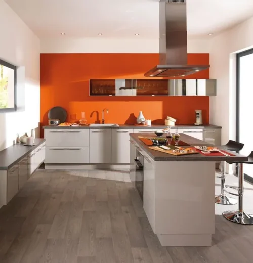 Cuisine blanche et orange